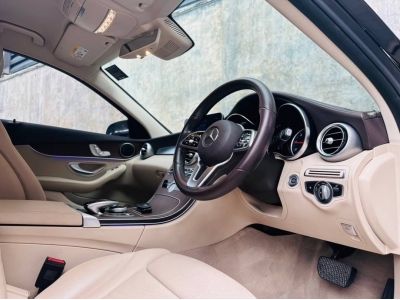 2019 Mercedes-Benz C220d Exclusive Facelift (W205) เพียง 50,000 กิโล รูปที่ 6